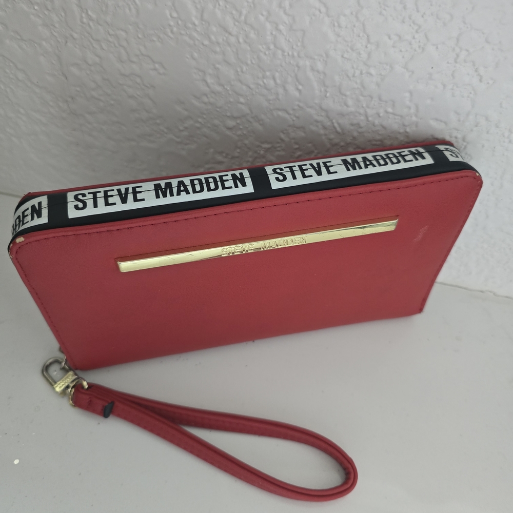 Steve Madden Red Wristlet Wallet